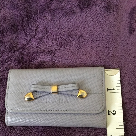 Authentic Prada Saffiano Ribbone Motif  Leather 5 Key Holder - Picture 9 of 13